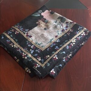 Large SALDARINI shawl / wrap